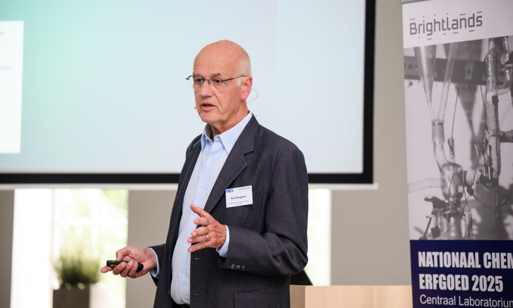 Rein Borggreve speaking at Nationaal Chemisch Erfgoed 2025